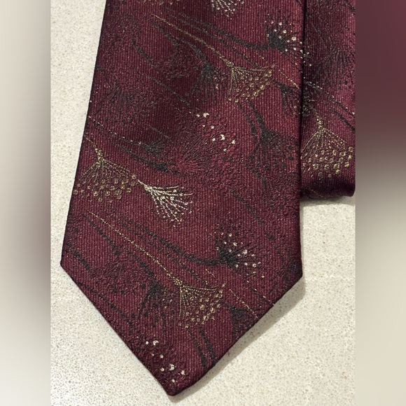 Leo Chevalier Vintage Burgundy Tie Made in Canada - Picture 6 of 7